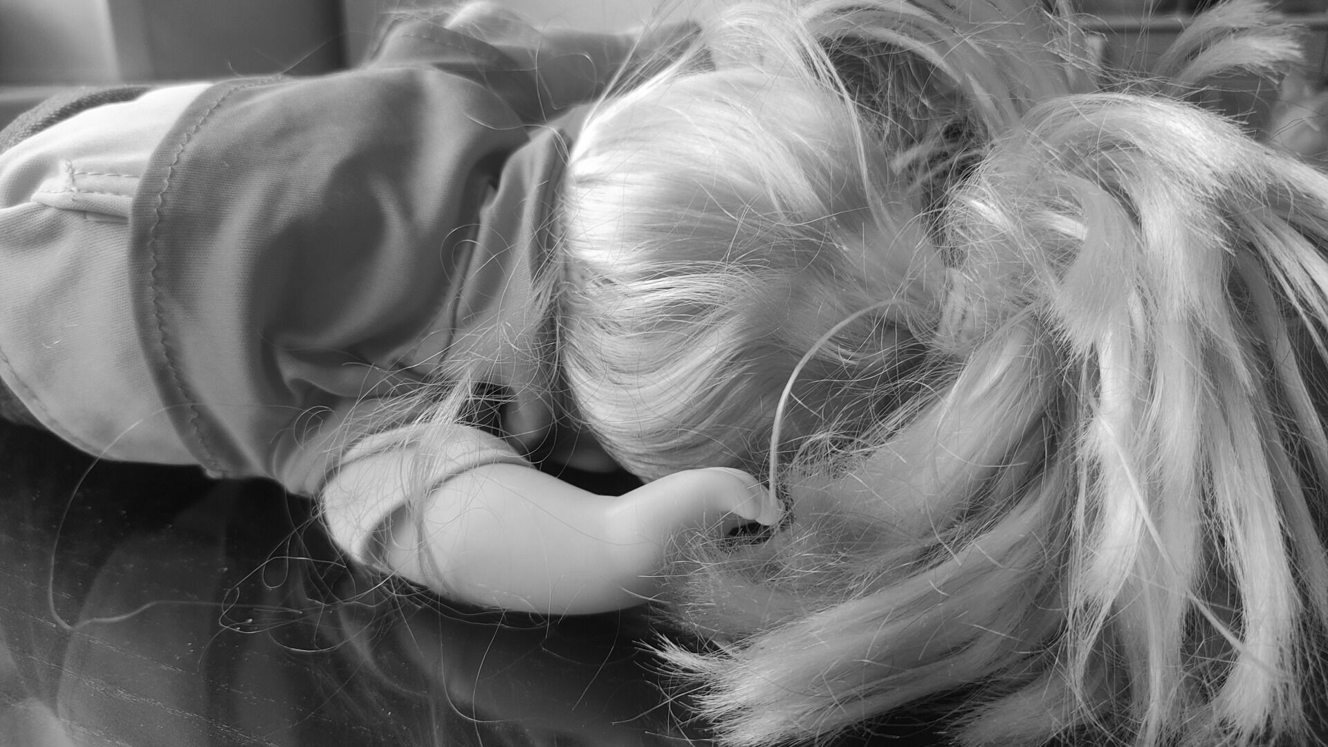 Молодая девушка избила свою маленькую дочку в Приморском крае