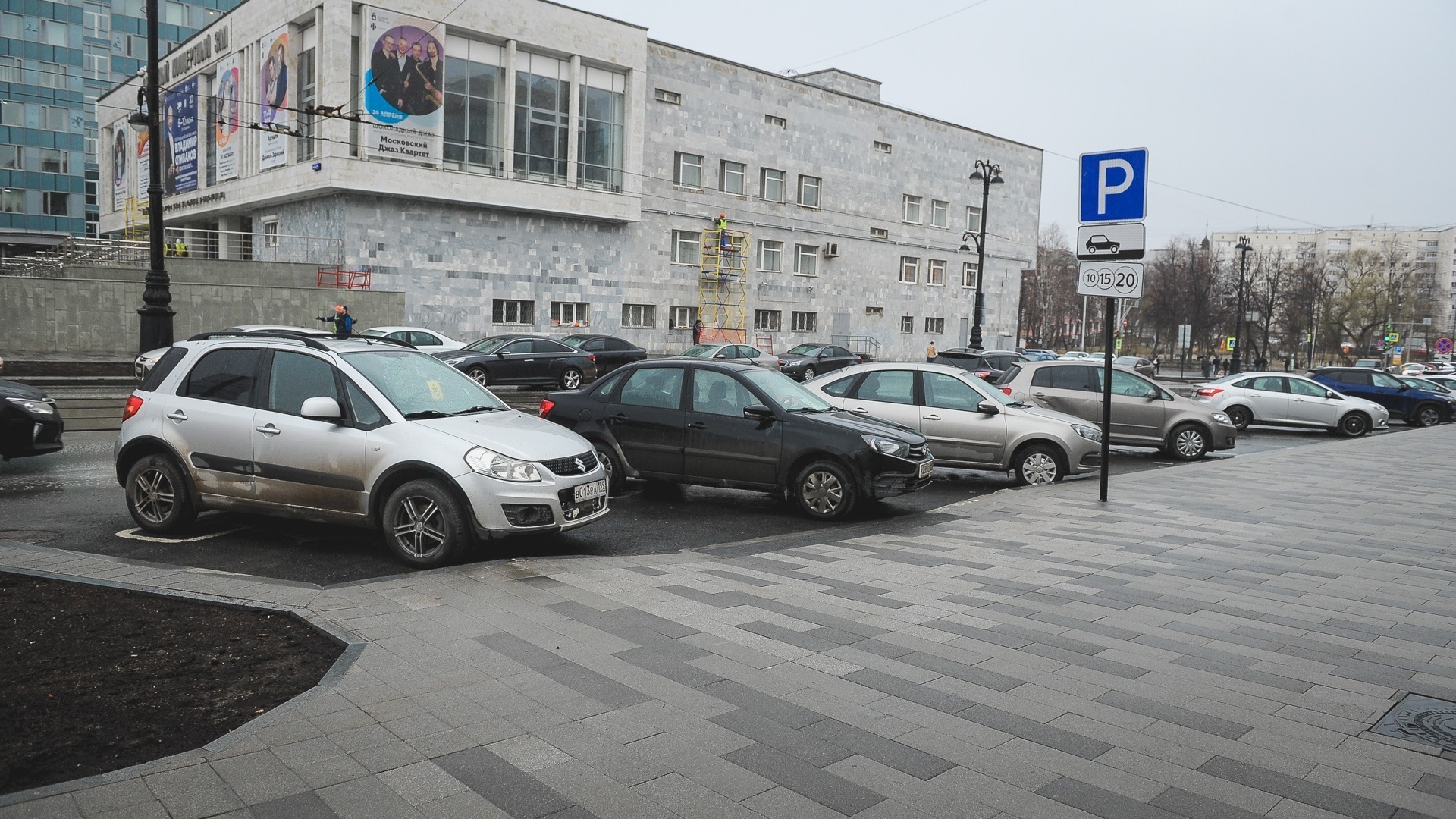 Незаконная парковка подвергает опасности жителей Владивостока