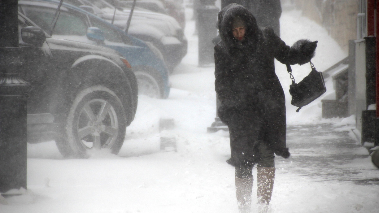 Снег, ветер и гололёд: в Приморье передано экстренное предупреждение