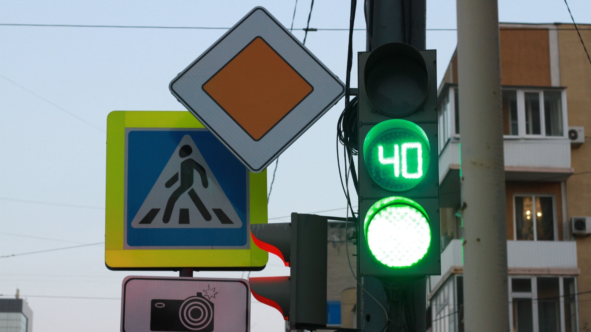 Пять «умных» светофоров заработали во Владивостоке