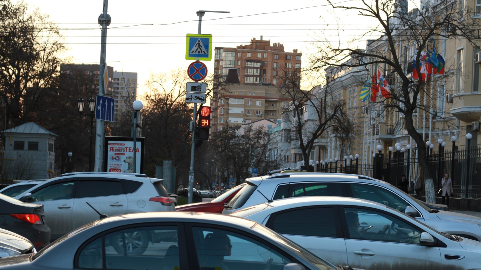 Серьезная авария перекрыла проезд по одной из улиц Владивостока