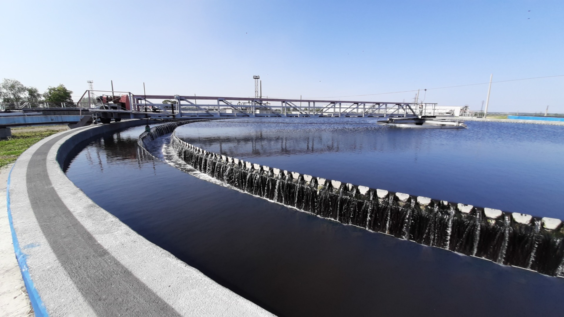 «Сброс воды происходит постепенно»: как работает Артемовское водохранилище в непогоду