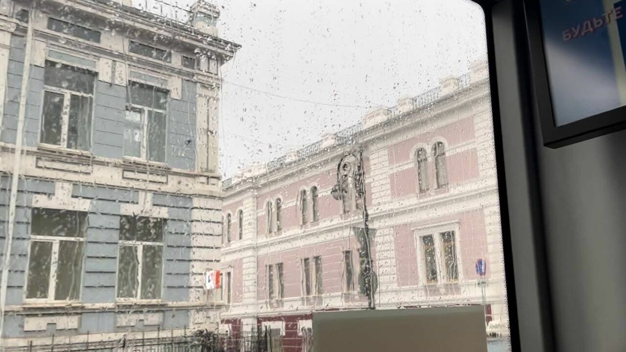 Архитектурный ансамбль сердца Владивостока из окна шаттла