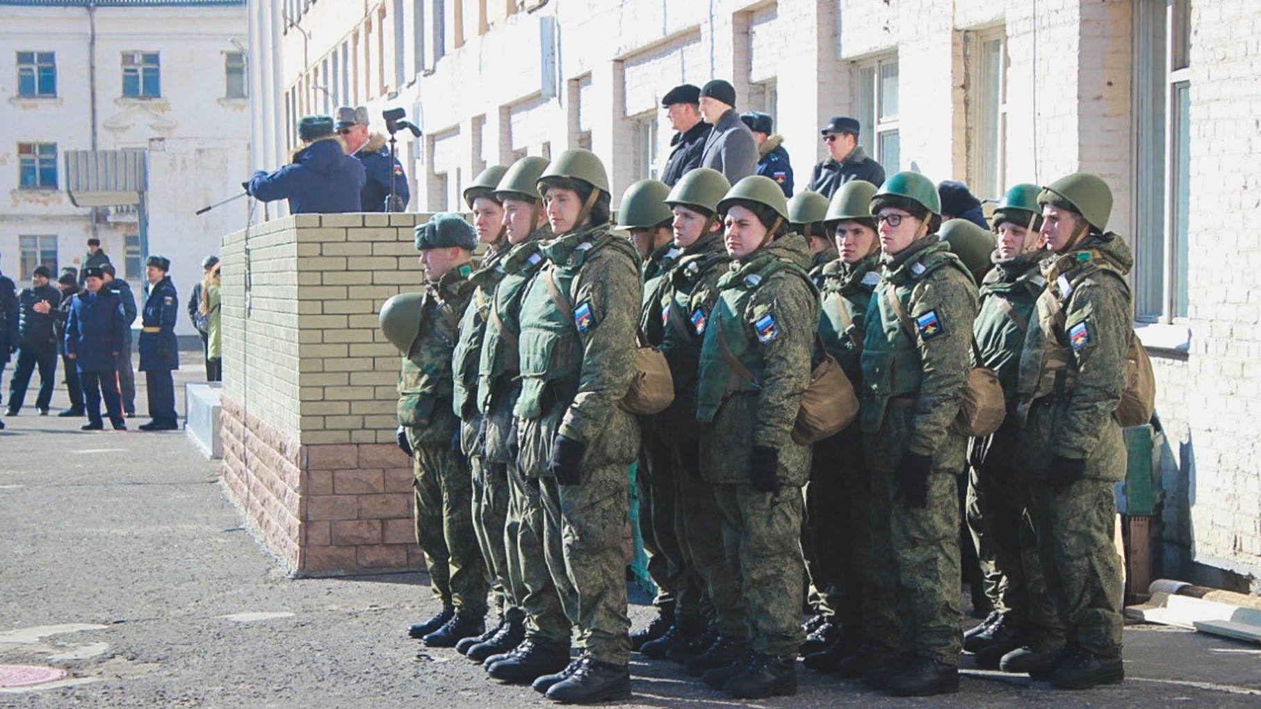 Вооруженные участники СВО будут охранять кинотеатры и торговые центры в Приморье
