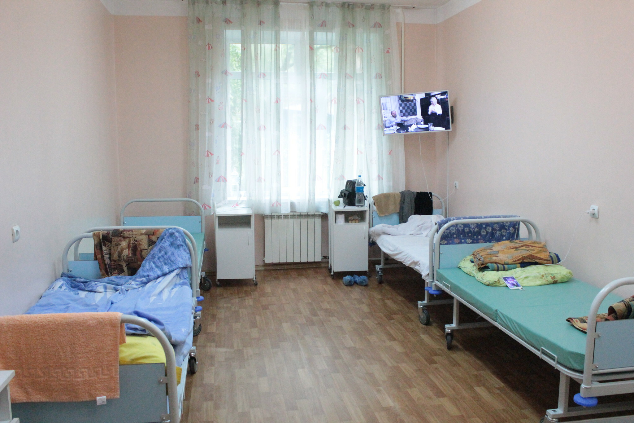 Семья из Хабаровска попала в больницу из-за вакцины с червями-паразитами