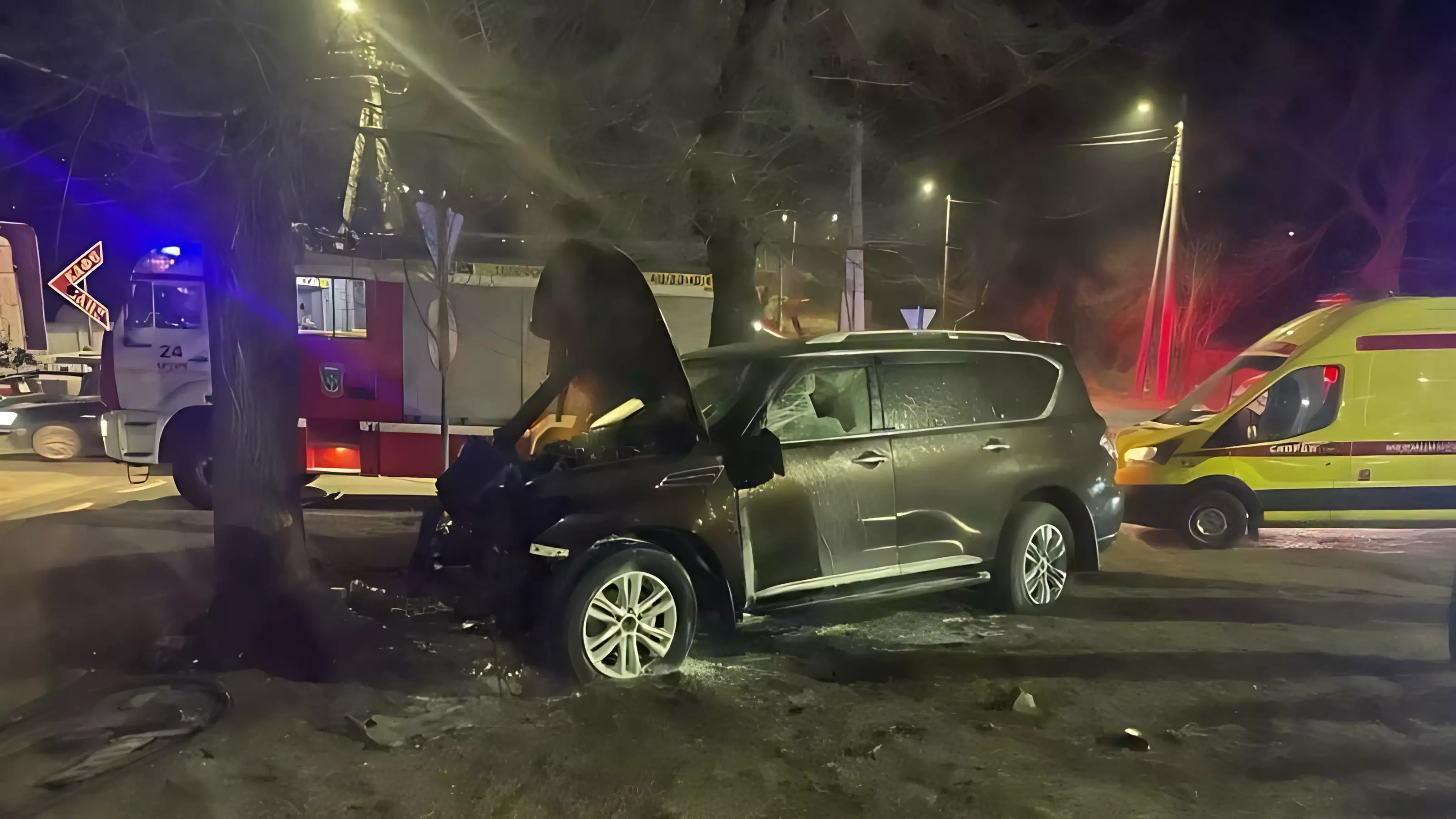 Авария с горящим автомобилем случилась в одном из городов Приморья