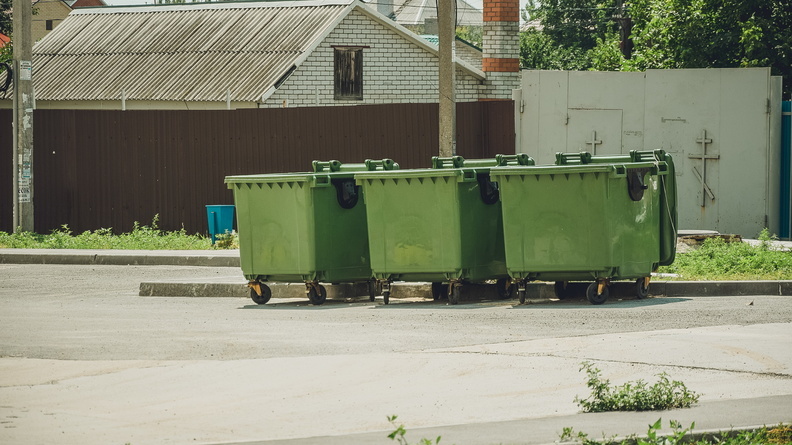 В Приморье установили почти 600 новых мусорных контейнеров
