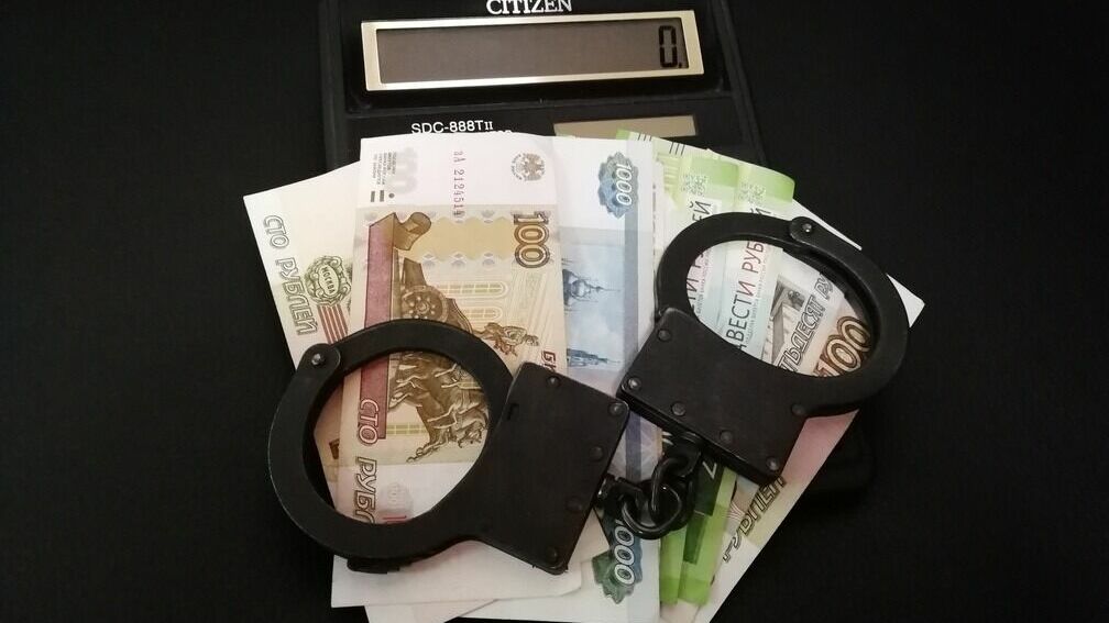 Борец с коррупцией попался на взятке в 1,5 млн рублей в Приморье