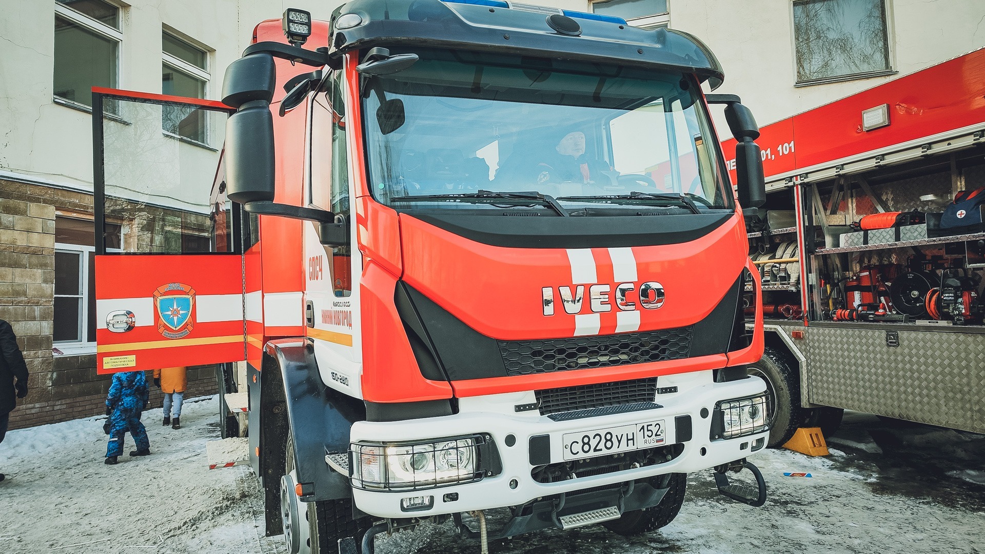 Пожарные ликвидировали трагический пожар во Владивостоке