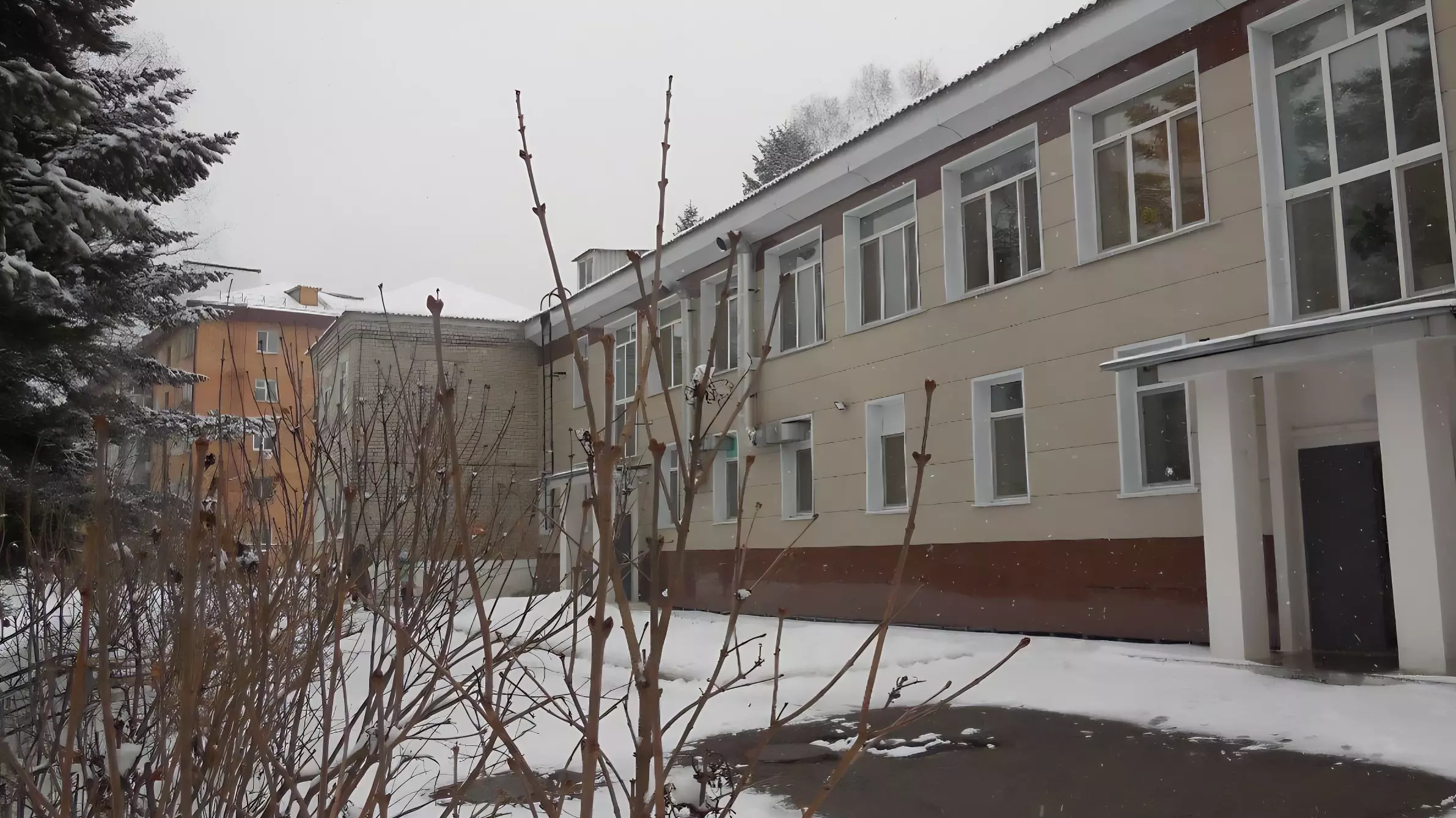 Депутаты Думы Артёма поздравили с юбилеем Дом-интернат для престарелых