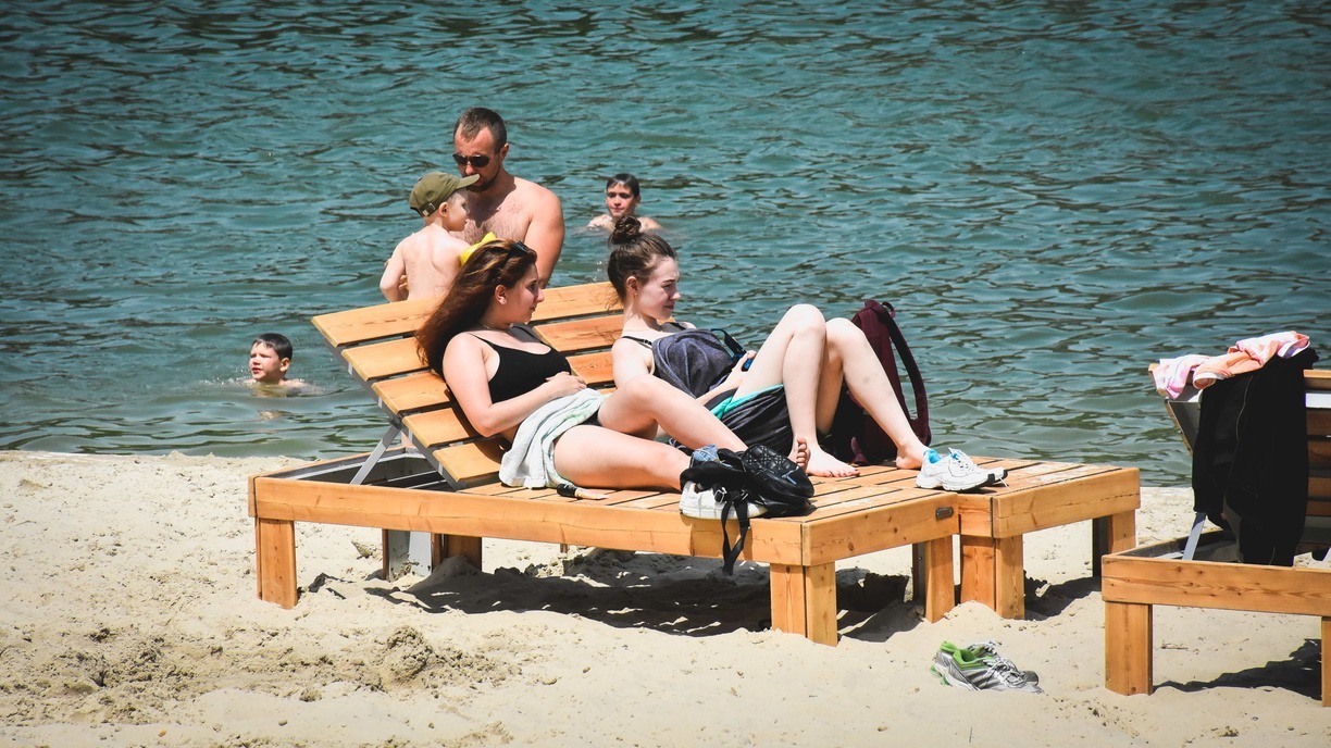 Сегодня выходной? Жители Владивостока пришли в заблуждение на популярном пляже