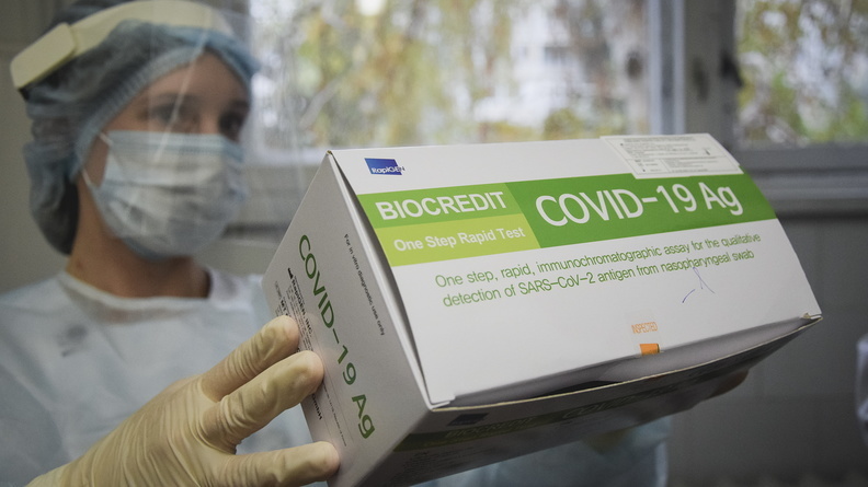 Новая партия вакцины от коронавируса поступила в Приморье