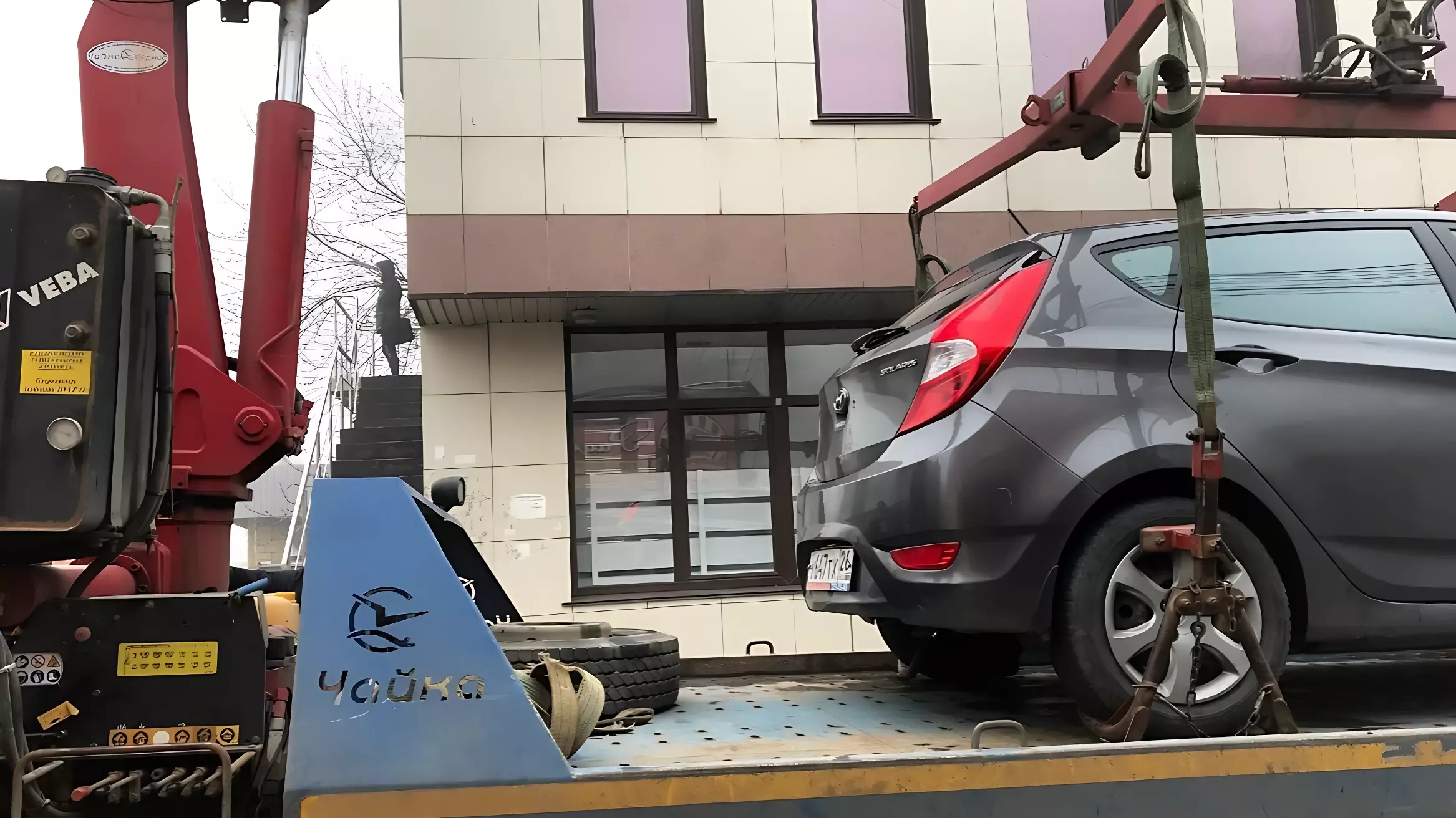 На улице Адмирала Горшкова ограничили стоянку для водителей во Владивостоке