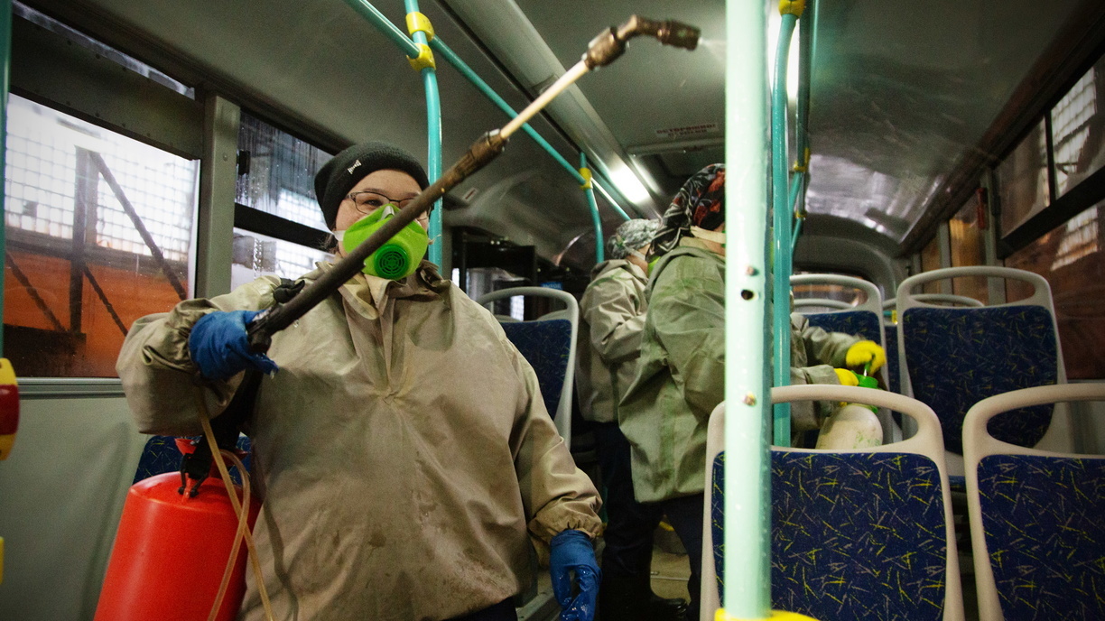 Весь общественный транспорт Владивостока проходит обязательную дезинфекцию