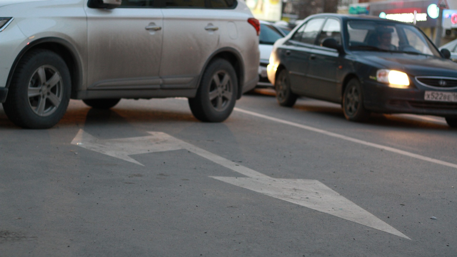 ДТП затрудняет движение по одной из улиц Владивостока
