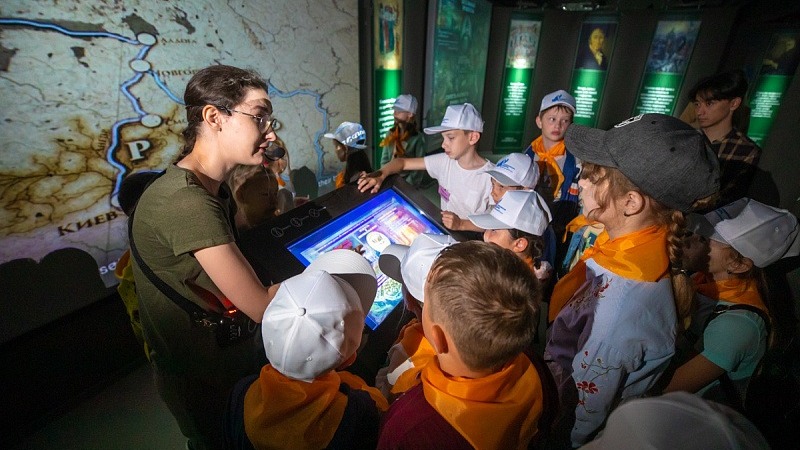 Школьники Владивостока могут культурно просвещаться во время летних каникул