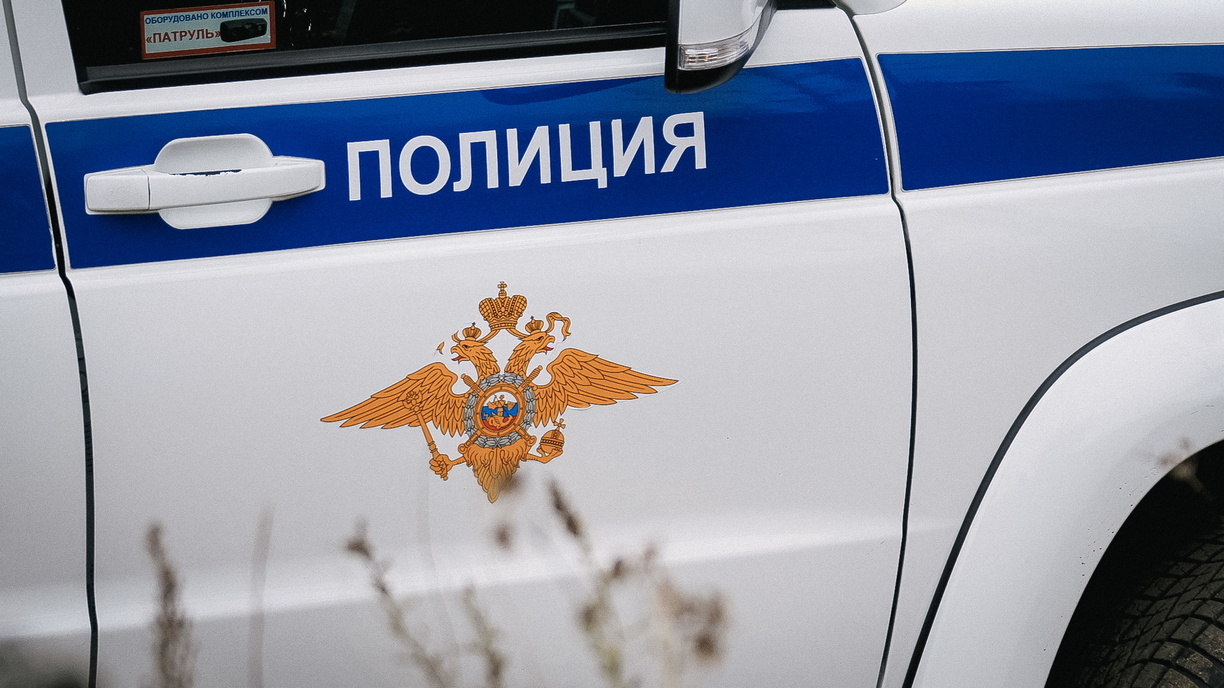 Автоледи в Приморье обматерила и ударила сотрудника ГИБДД