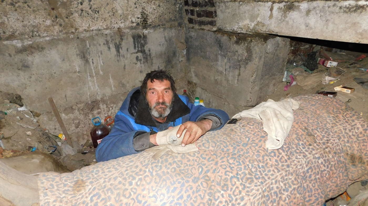 Бездомный из Уссурийска вынес телевизор из общежития
