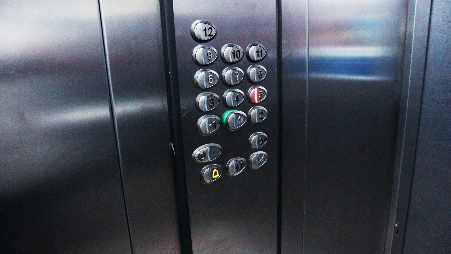 Лифт не упал во Владивостоке