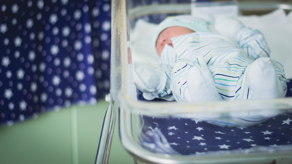 «Семь тройняшек, 218 двойняшек»: более 17 тысяч детей родились в Приморье в 2020 году