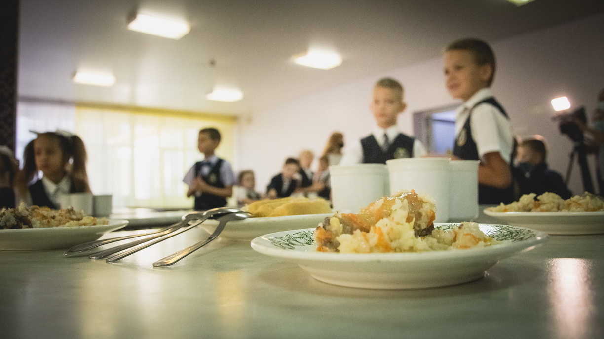 Качество питания школьников на Сахалине сохранят за счет бюджетных вливаний