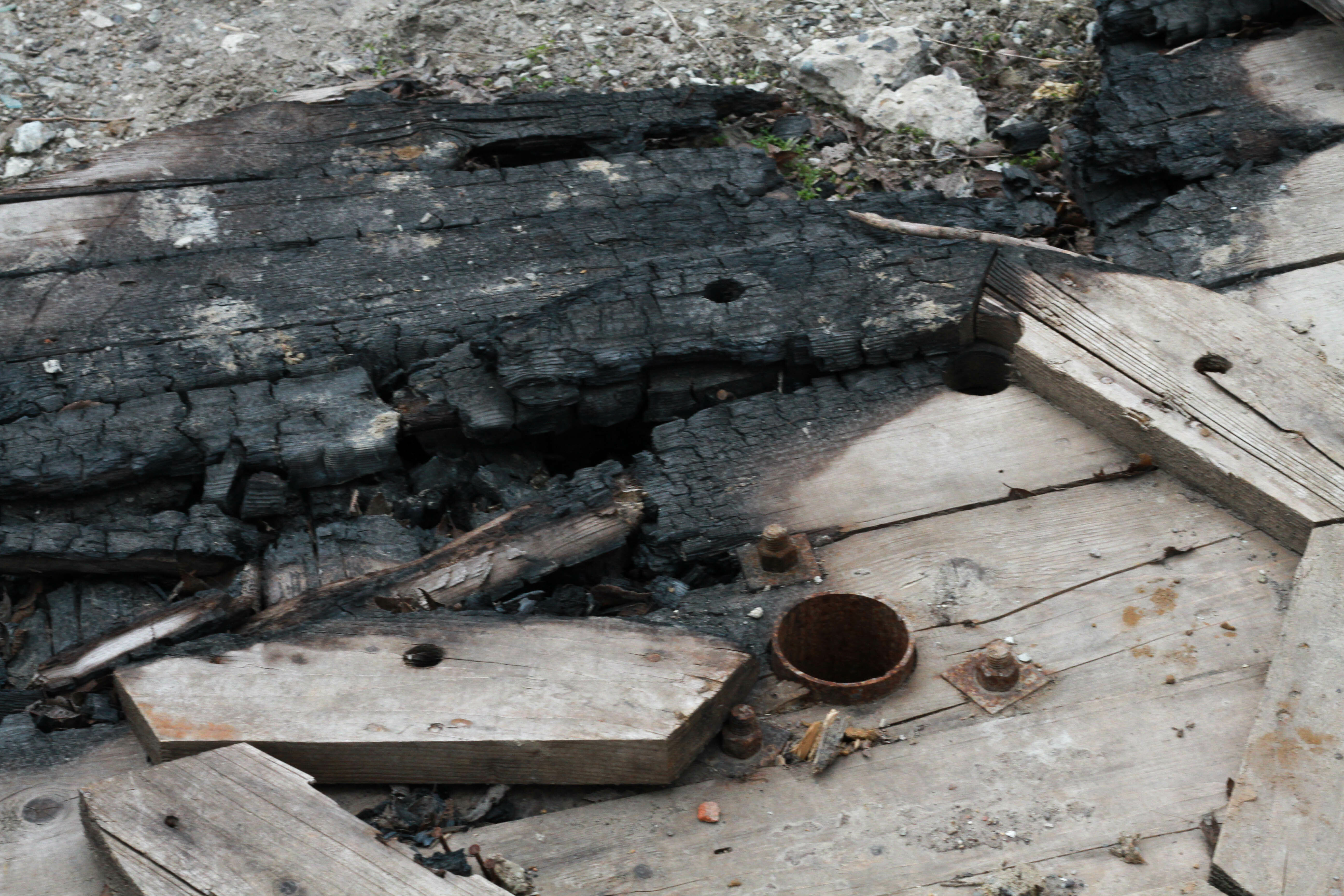 В пригороде Владивостока при пожаре в жилом доме погиб мужчина