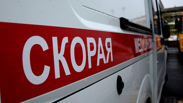 Во время тушения складов во Владивостоке пострадал пожарный