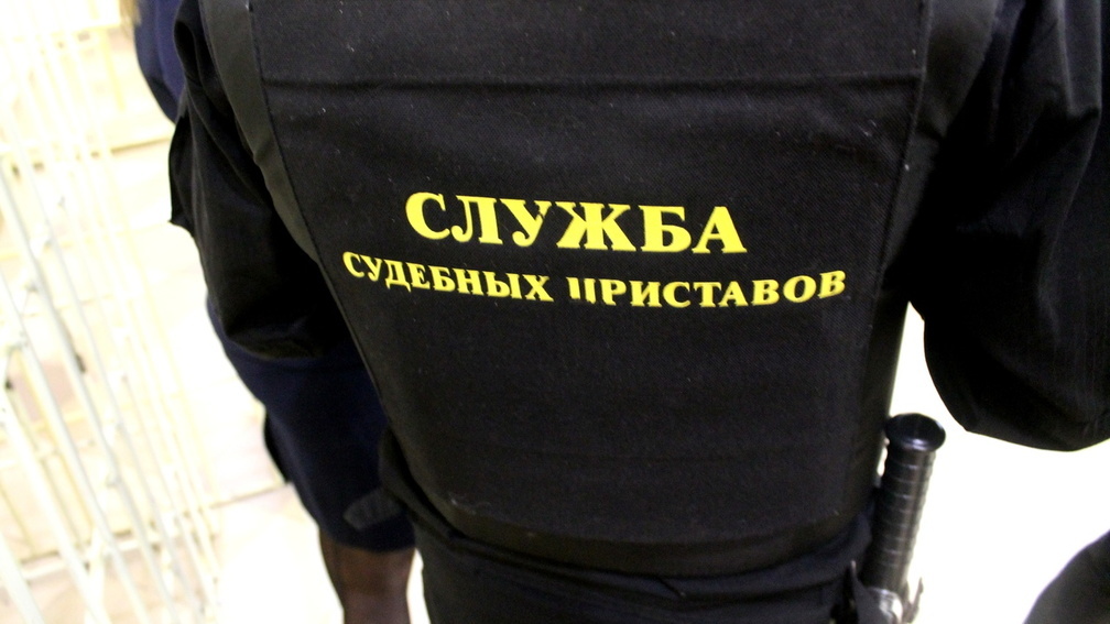 Официально — запретить: что люди в форме делали на главном рынке Владивостока?