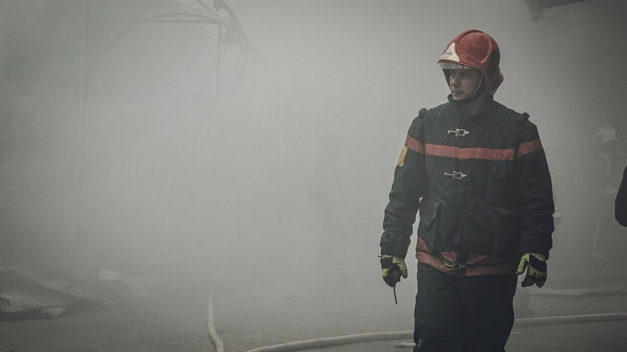 Черный густой дым: официальные данные о пугающем пожаре в Уссурийске