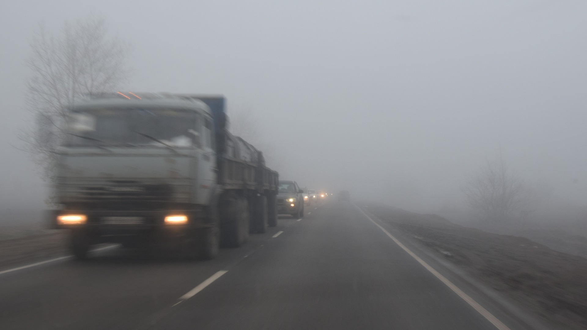 Безумный фуровод навел ужас на проезжей части в Приморском крае