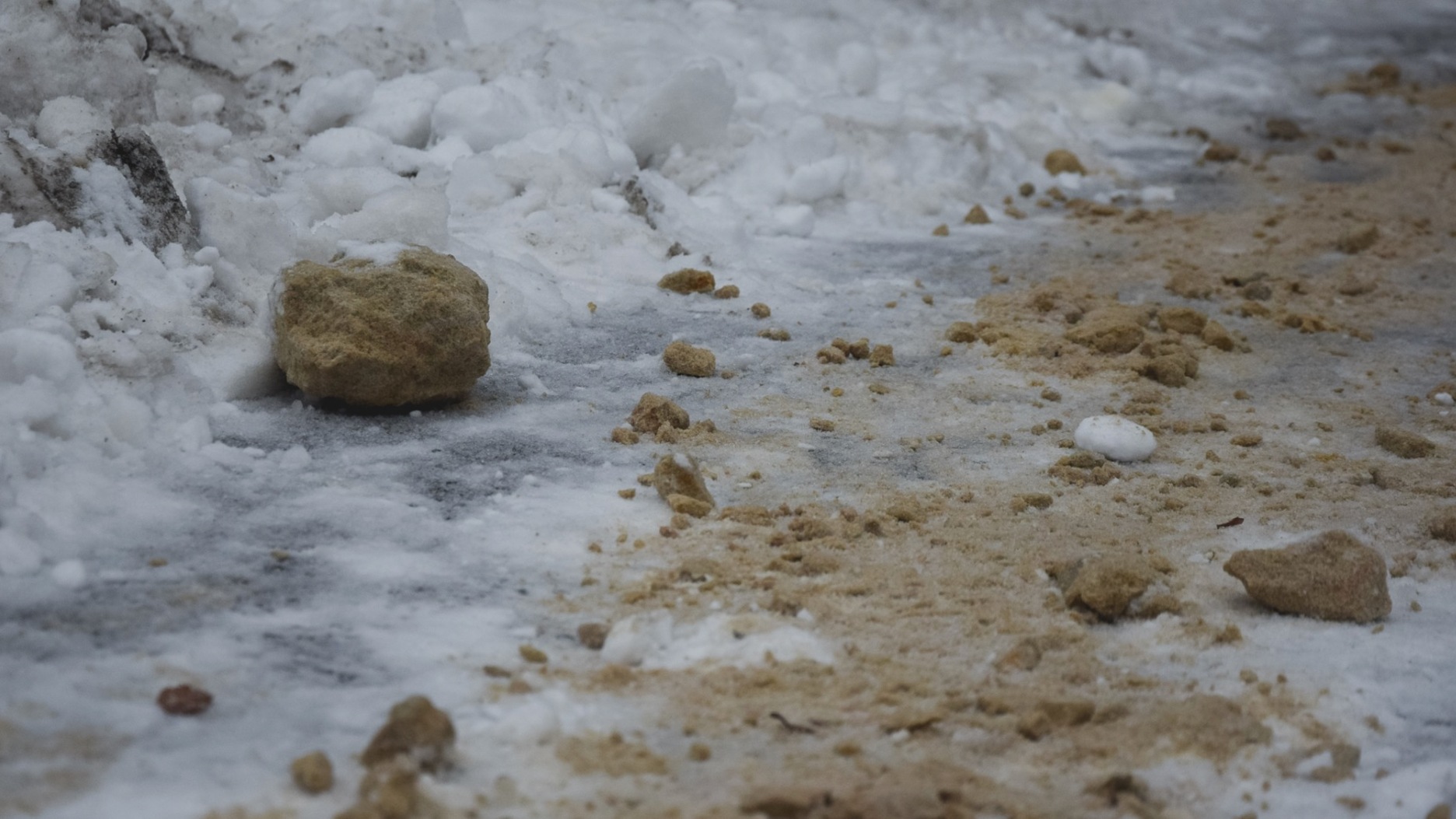 В Приморье автомобилистов опять ждут снежный накат и гололед