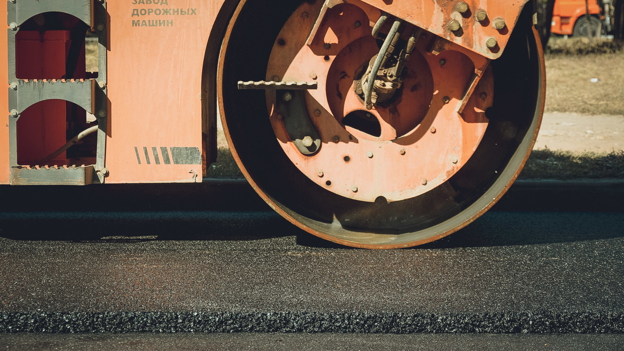 «Износ значительный»: назван срок завершения ремонта важной дороги в Приморье