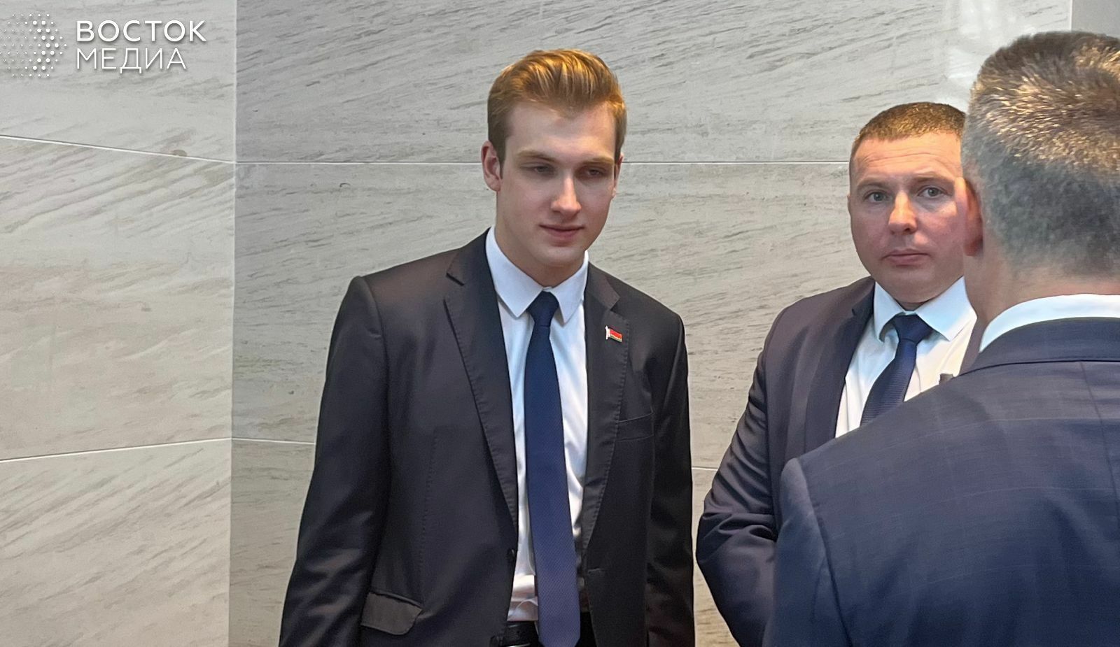Сын Лукашенко помог журналисту из Владивостока