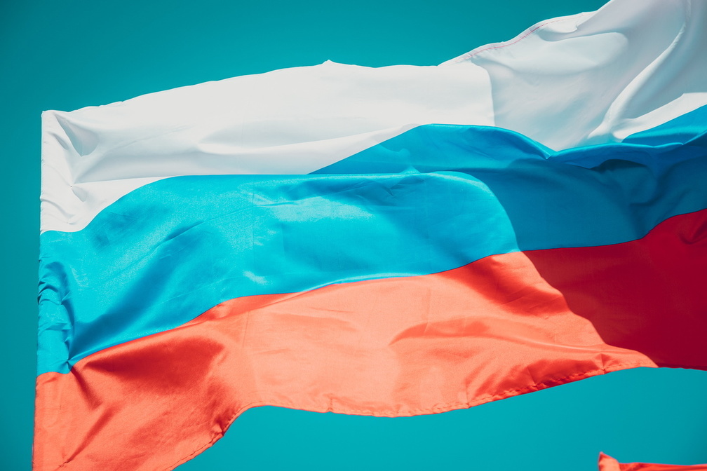Юнармейцы Большого Камня отметили День флага России