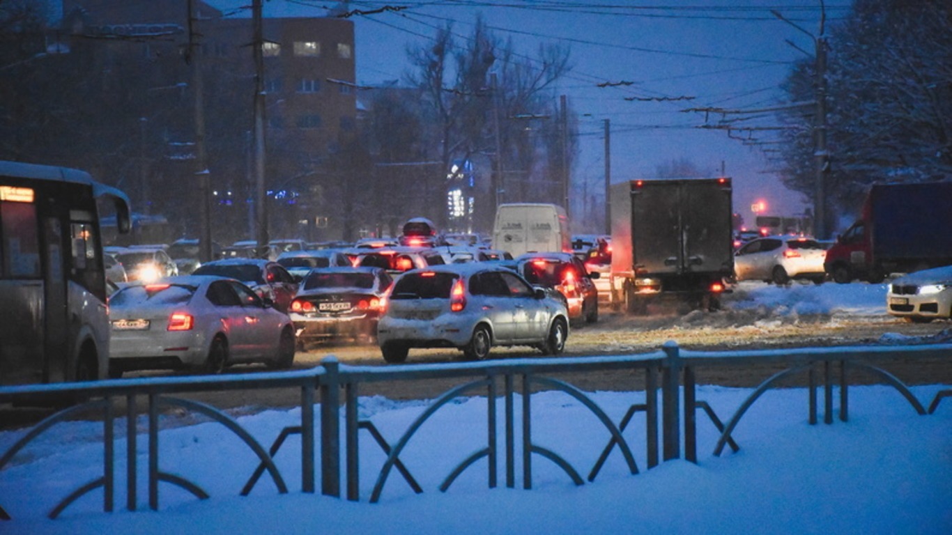 Мастер-класс по проезду перекрестков во Владивстоке опубликовала ГИБДД