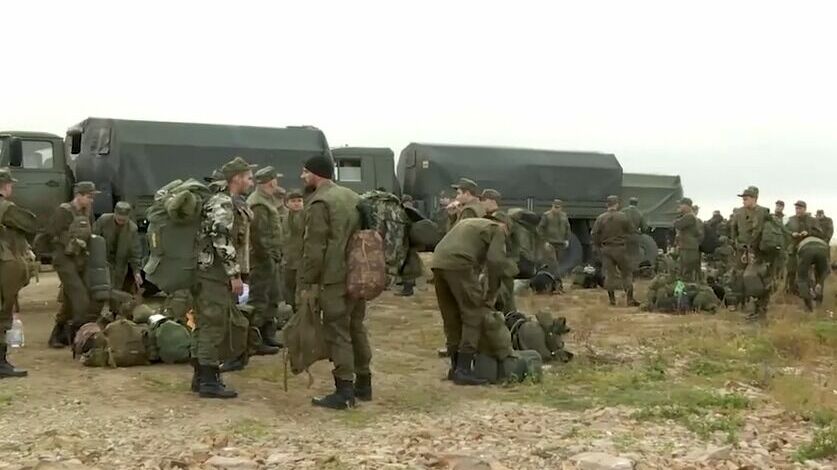 Мобилизованные жители Приморья приступили к военной подготовке