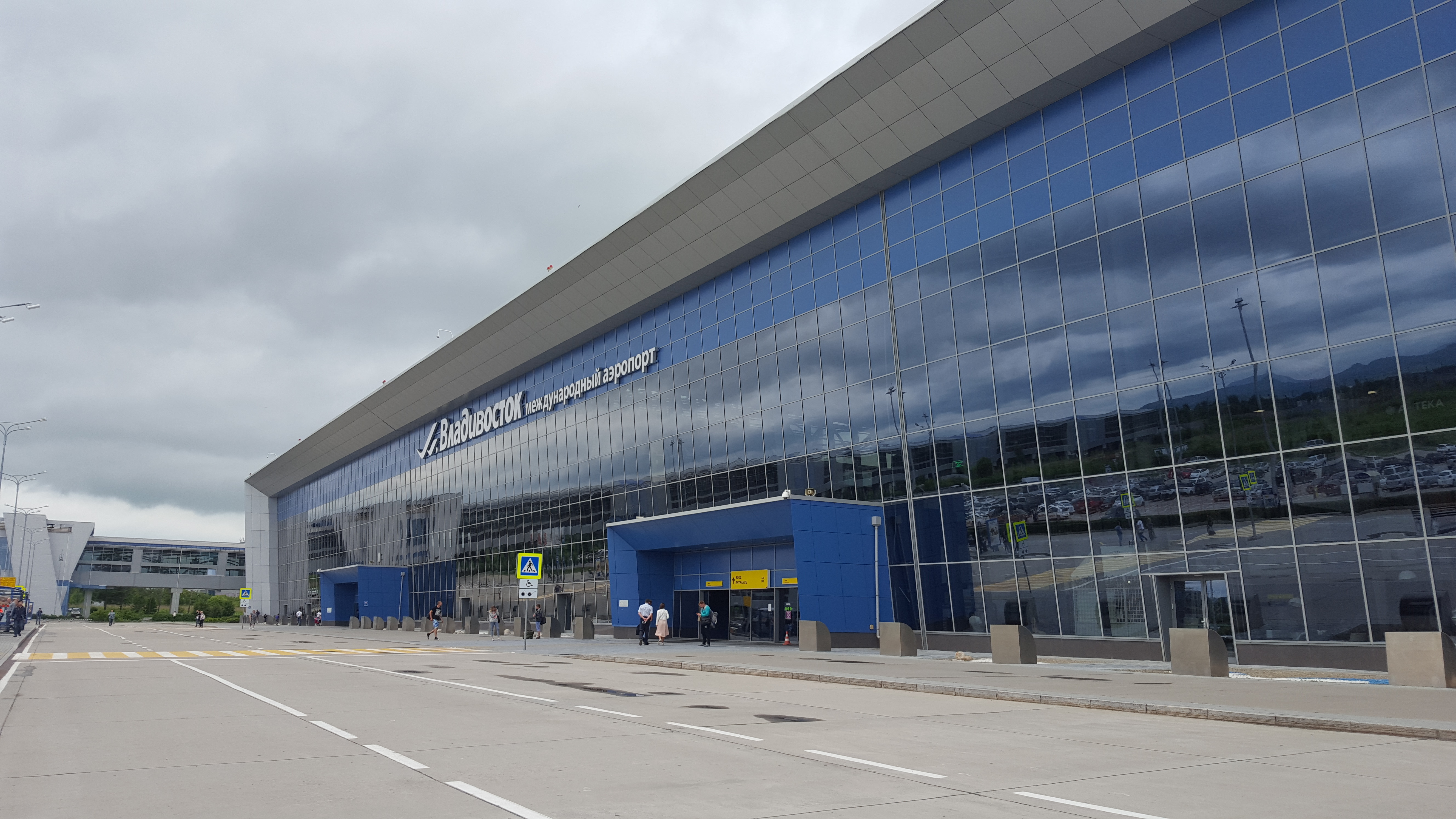У, фас: история с ценами на парковке аэропорта во Владивостоке получила продолжение