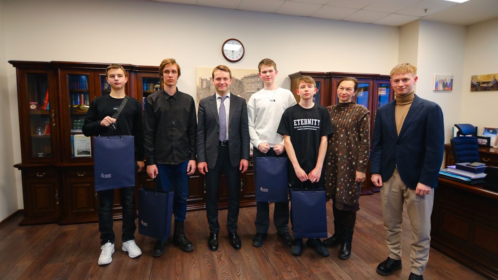 Юные шахматисты из Тореза посетили Владивосток и ДВФУ