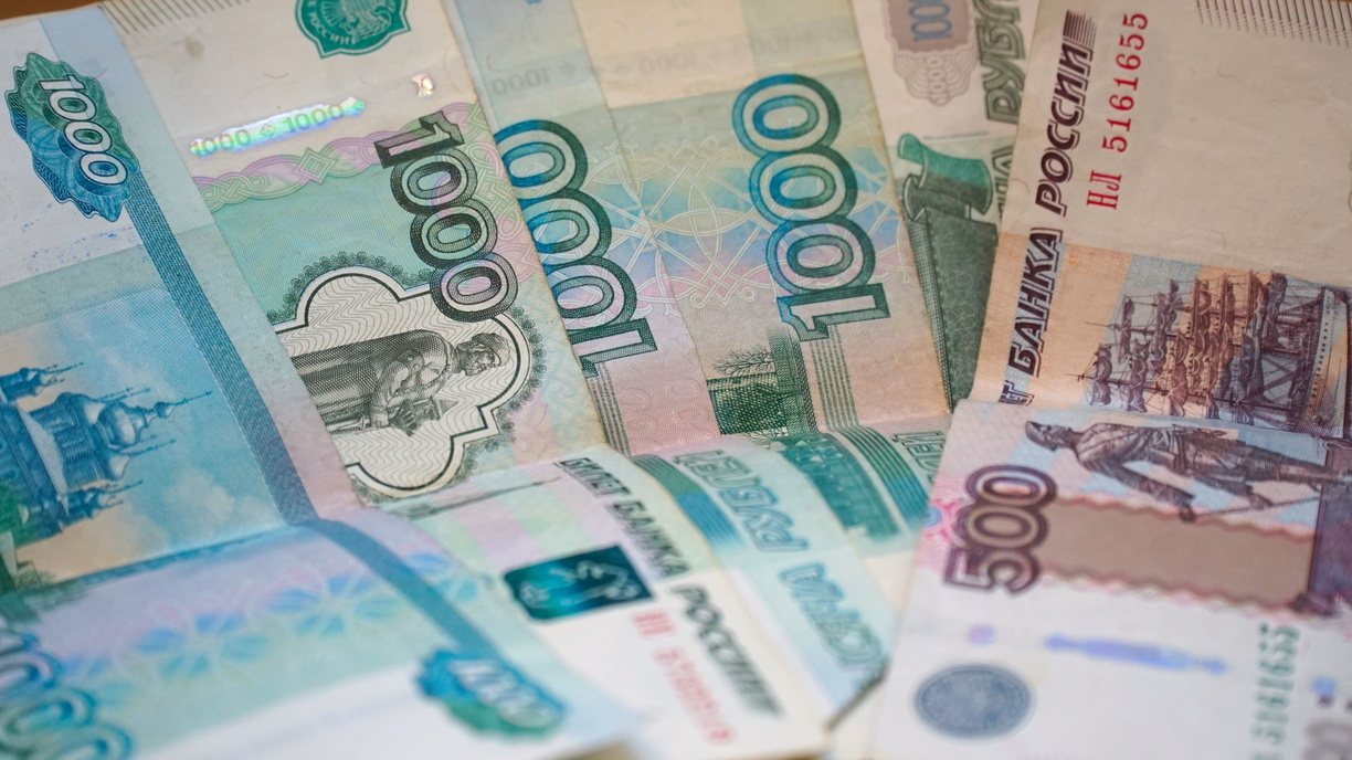 До конца марта родители могут получить по 5 000 рублей на каждого ребенка