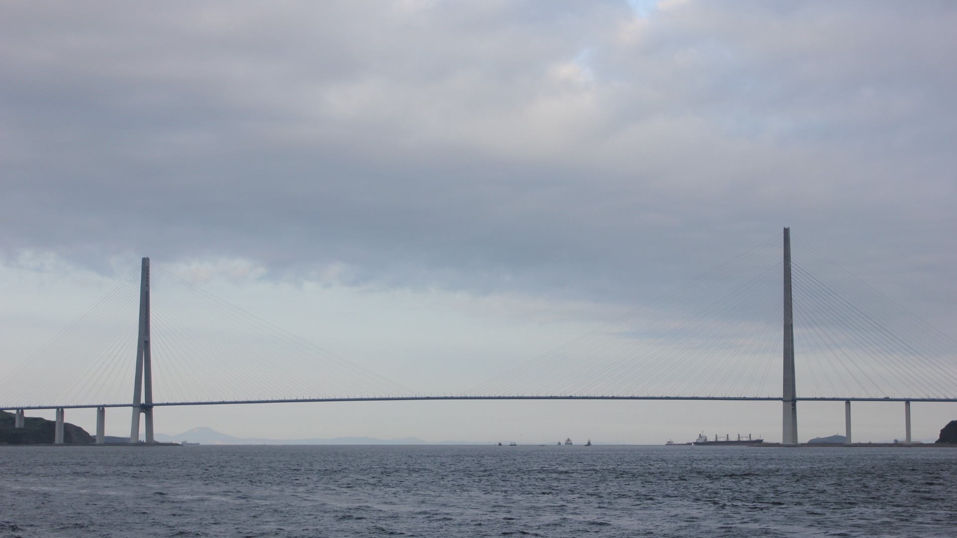 Владивосток едва не лишился моста — фото