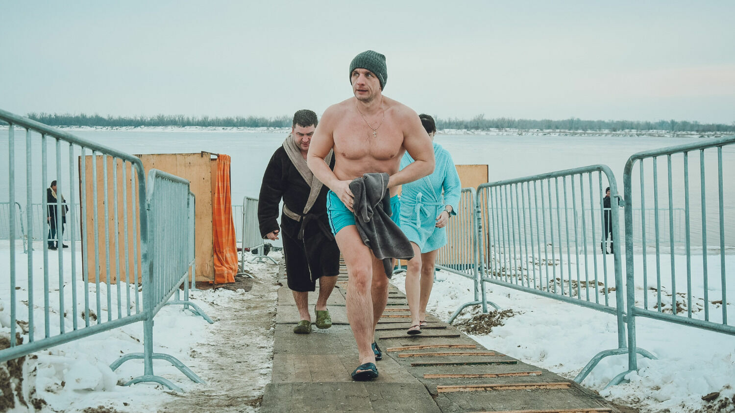 Проруби на Крещение во Владивостоке: правила купания и меры безопасности