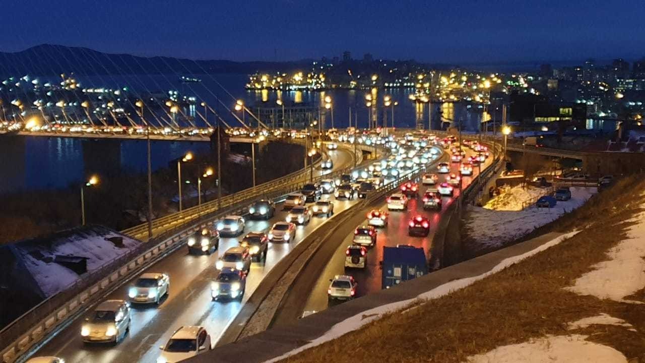 Огромная пробка собралась в районе Нейбута во Владивостоке