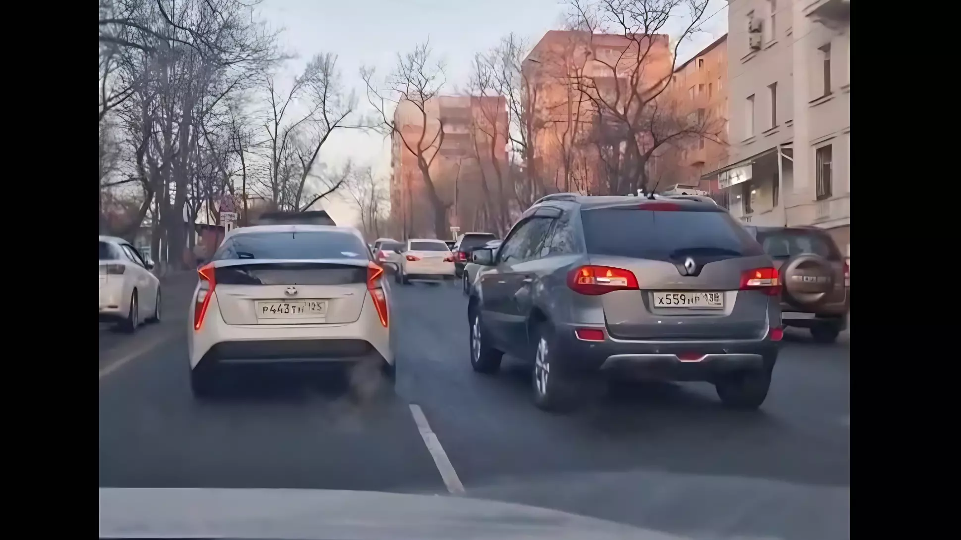 Серьезная пробка в сторону центра города собралась во Владивостоке