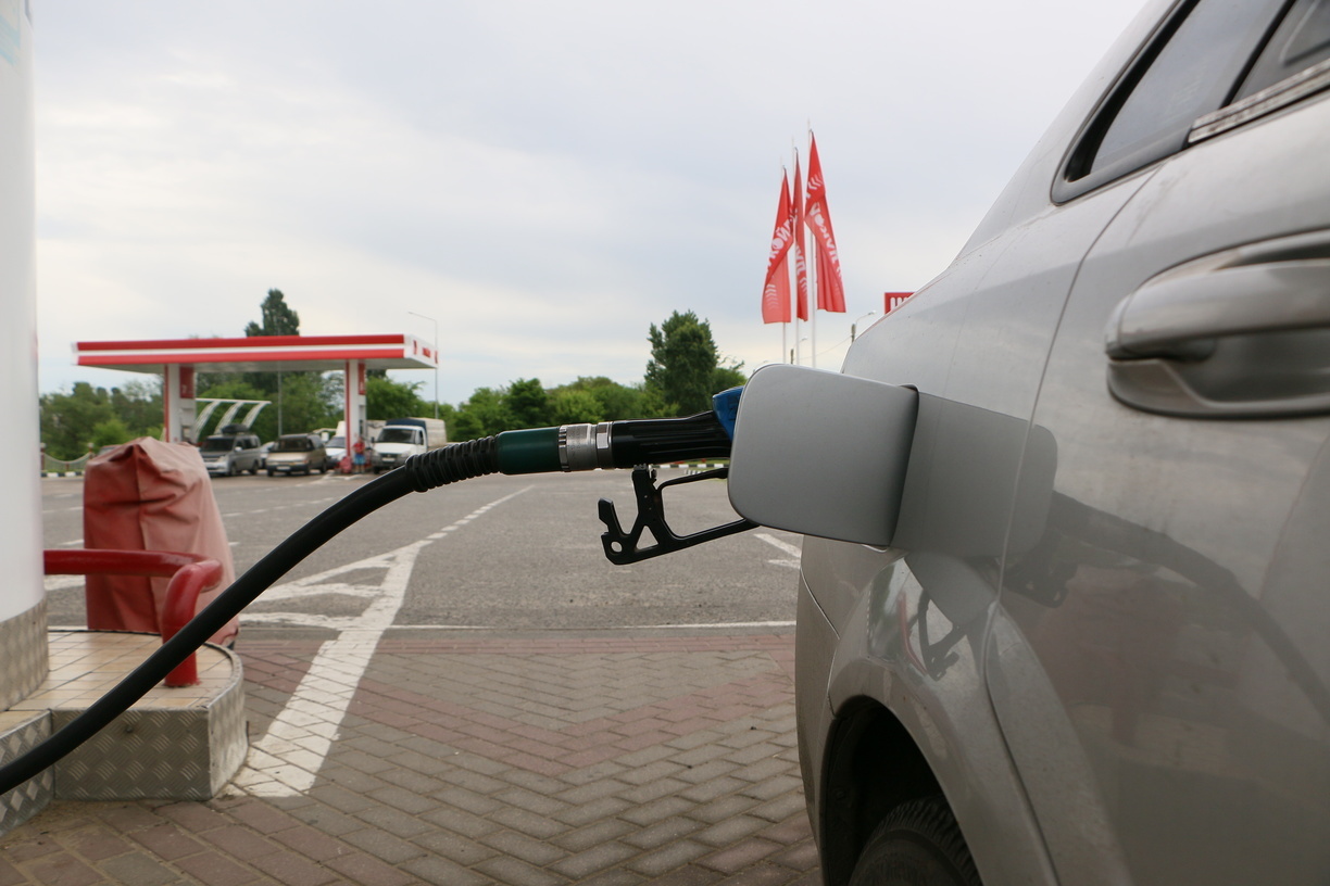 Приморские водители рассказали, сколько денег тратят на топливо каждый месяц