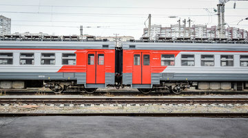 Сотрудницу железнодорожной станции в Хабаровске подозревают во взятках