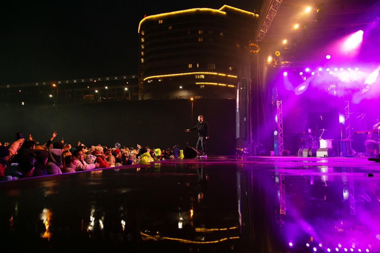 «А рекламу тулят»: во Владивостоке сорван концерт мегапопулярной певицы