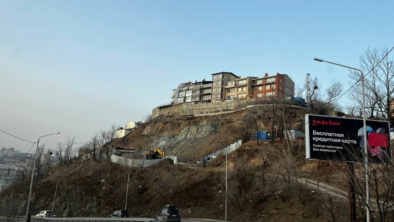 Тонны скальной породы могут обрушиться на головы жителей Владивостока в любой момент?
