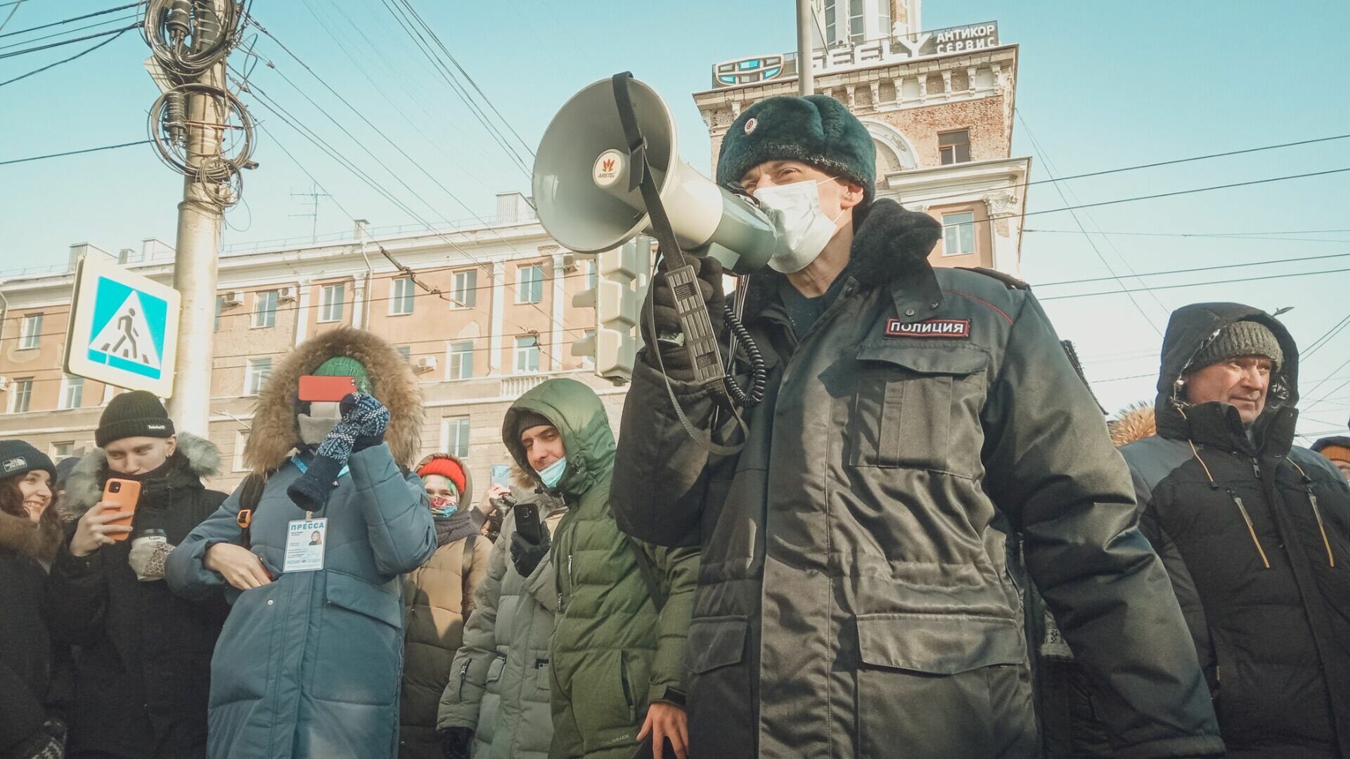 Силовики окружили Дальрыбвтуз в центре Владивостока