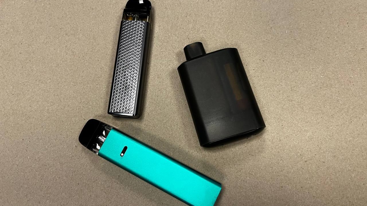 Уссурийска таможня пресекла незаконный ввоз электронных сигарет в Приморье