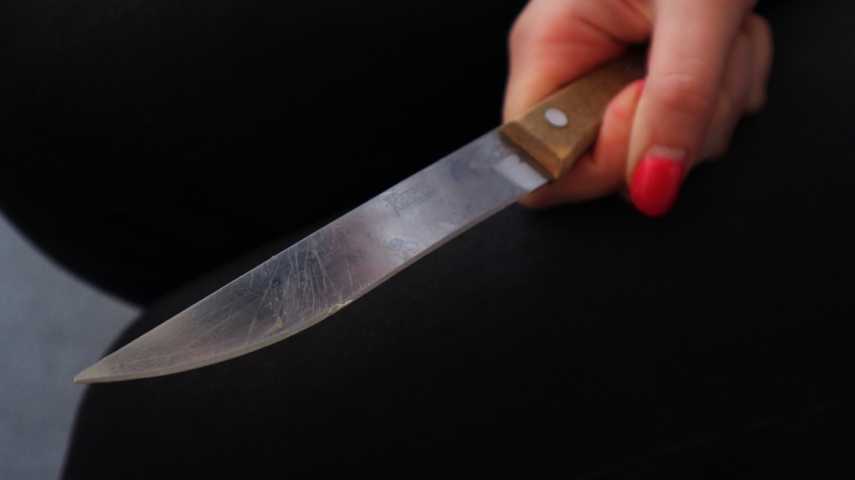 Жительница Уссурийска ударила ножом ревнивого сожителя в Приморье